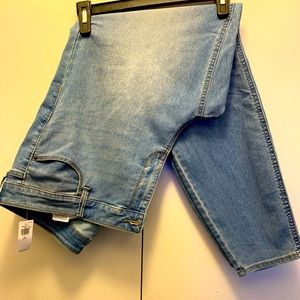 Old Navy Sz20 BRAND-NEW light wash jeans